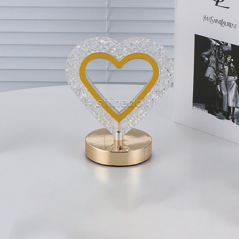 اباجورة LED متعدد الأشكال والألوان